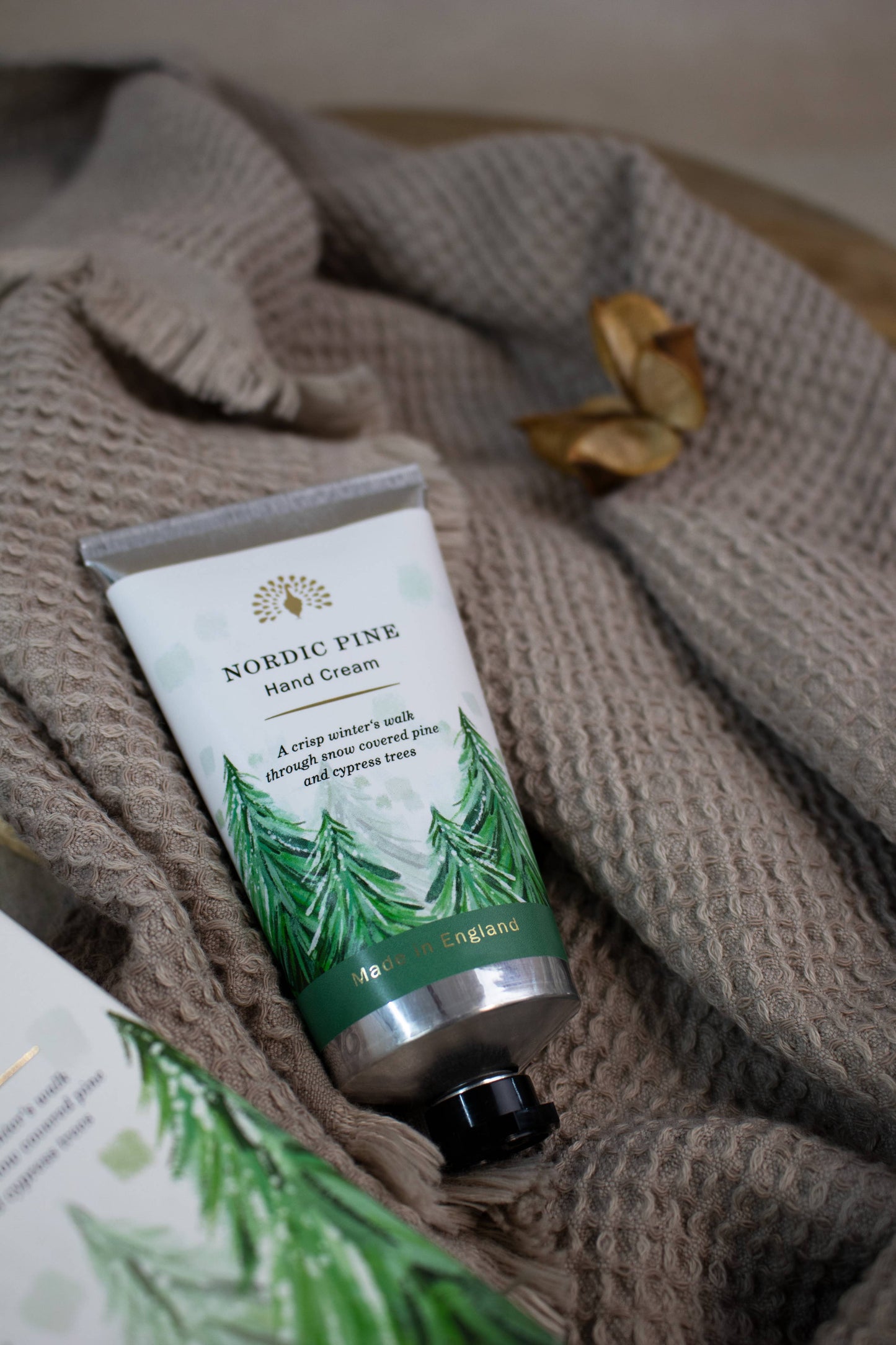 The English Soap Company - Wintertide Nordic Pine Hand Cream